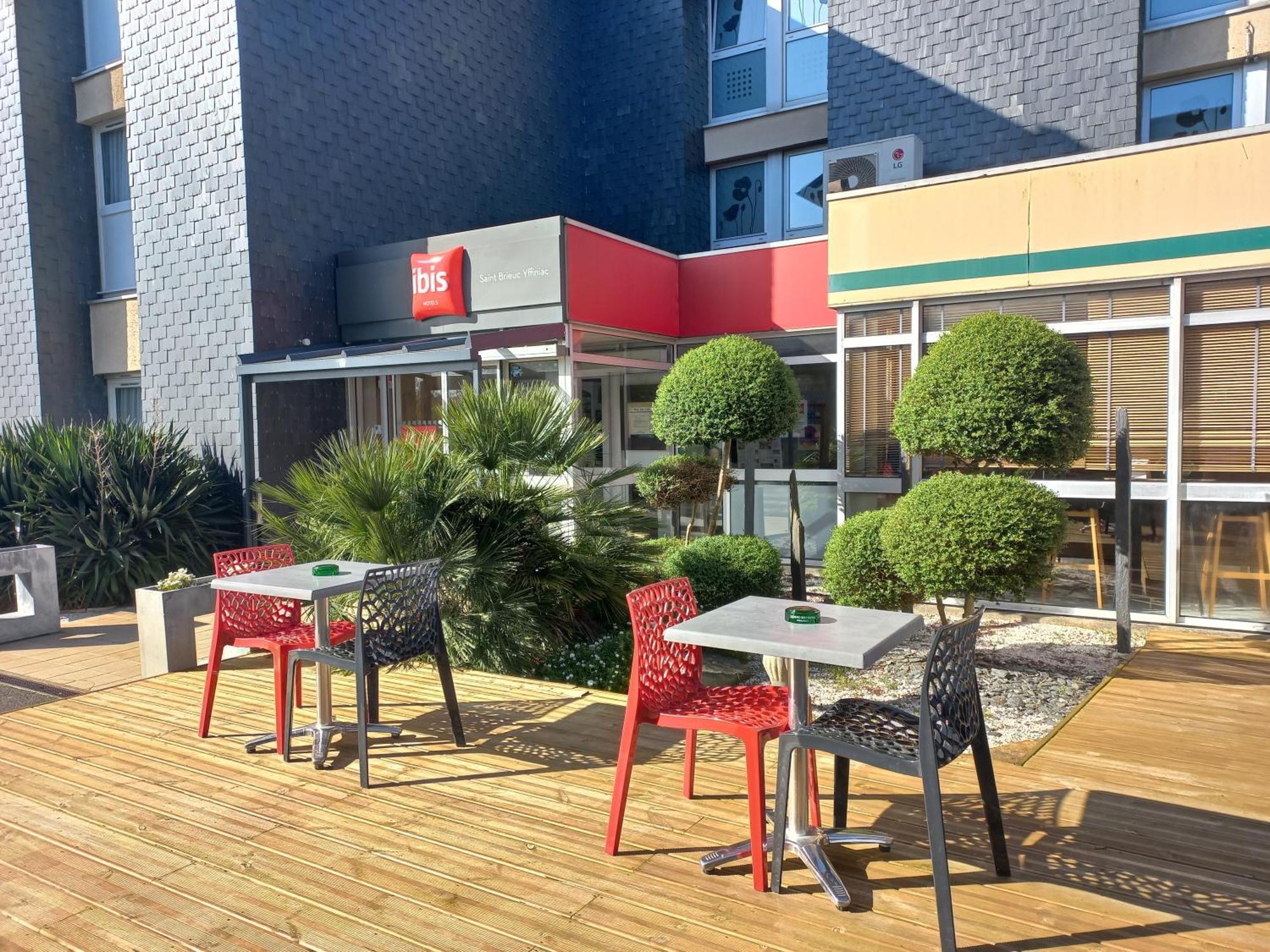 Готель Ibis Saint Brieuc Yffiniac Екстер'єр фото