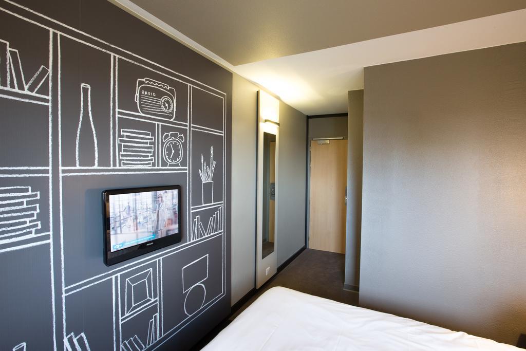 Готель Ibis Saint Brieuc Yffiniac Екстер'єр фото