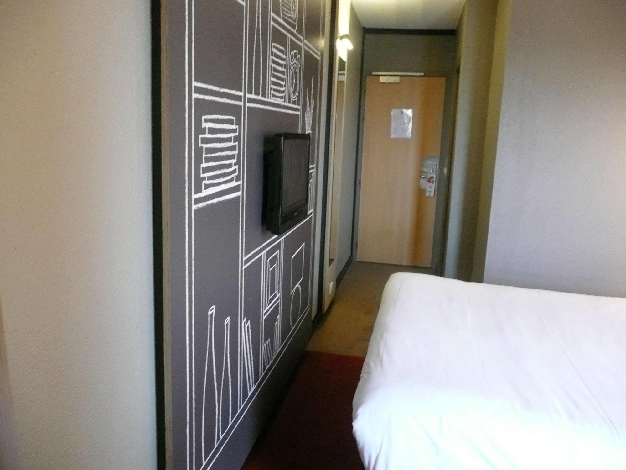 Готель Ibis Saint Brieuc Yffiniac Екстер'єр фото